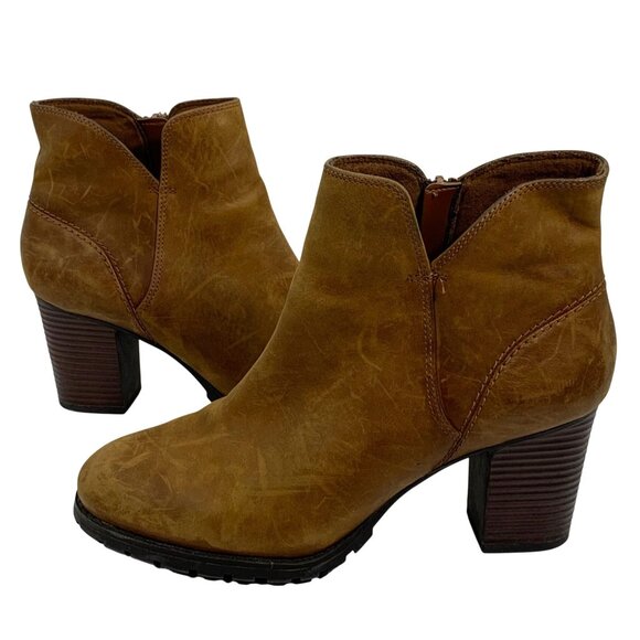 Clarks Verona Trish Brown Distressed Leather Ankle Booties Heel Boot Womens 9.5M - Picture 1 of 9